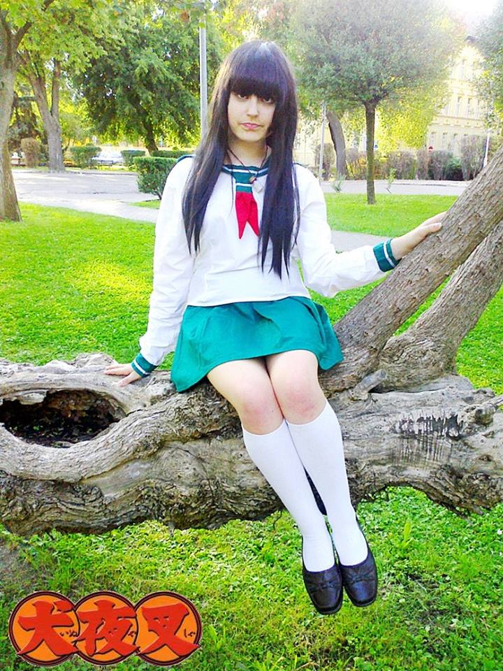 InuYasha Cosplay-Kagome sitting in a tree by Kagoci ...